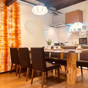 Homestay Lamp House, Osaka